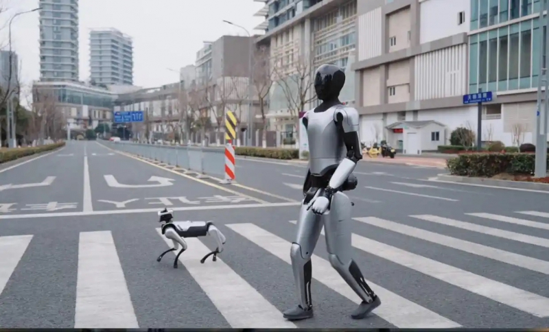 中国人形机器人“天团”+1！能走路、能跑步、能用工具(图1)